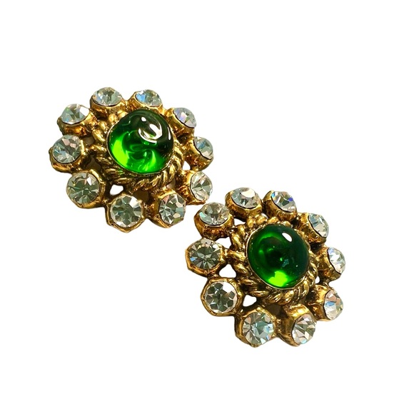 Vintage Chanel 1970s/80s Green Gripoix Glass and Crystals Clip On Earrings - Picture 2 of 5